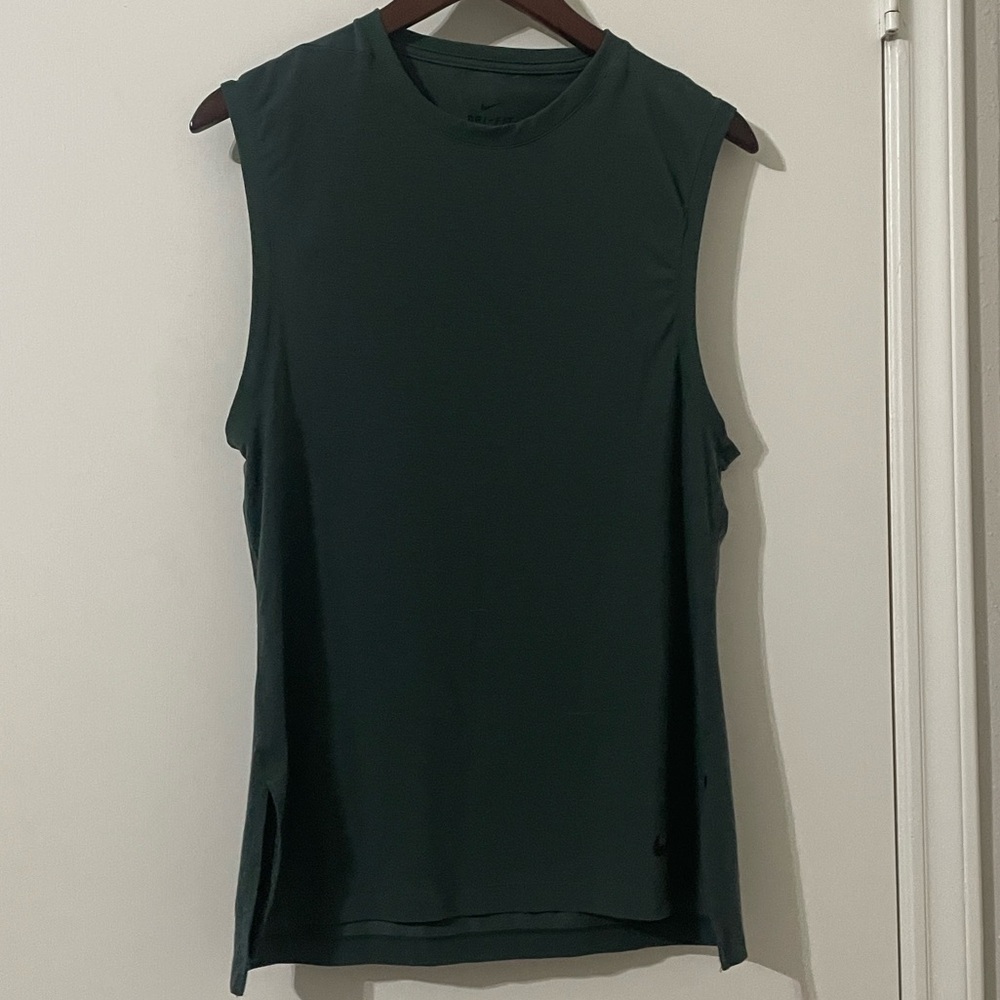 Nike Women's Sleeveless Workout Shirt Dark Green Medium Gym Active
